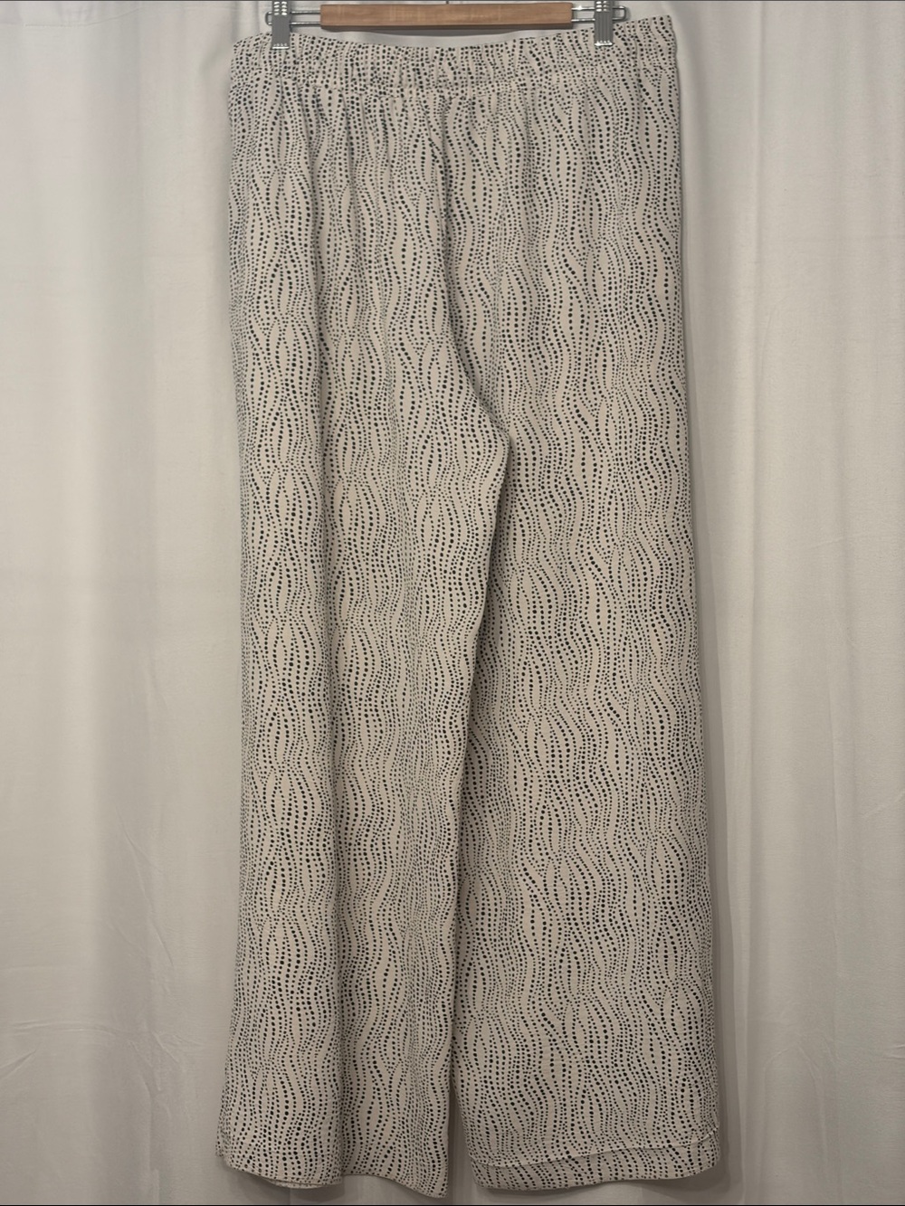 Neutral Wave-Print Wide Leg Pants with Drawstring - Picture 2 of 4